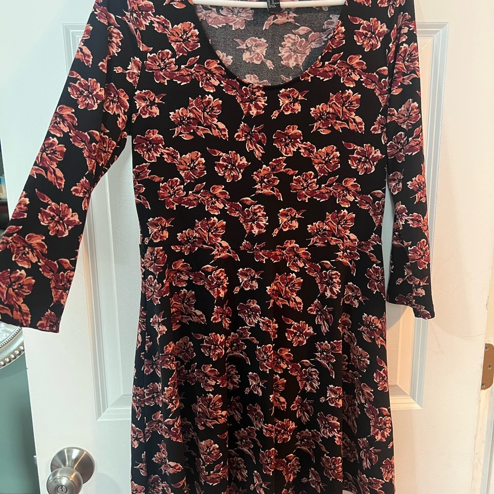 Forever 21 Floral Long Sleeve Dress